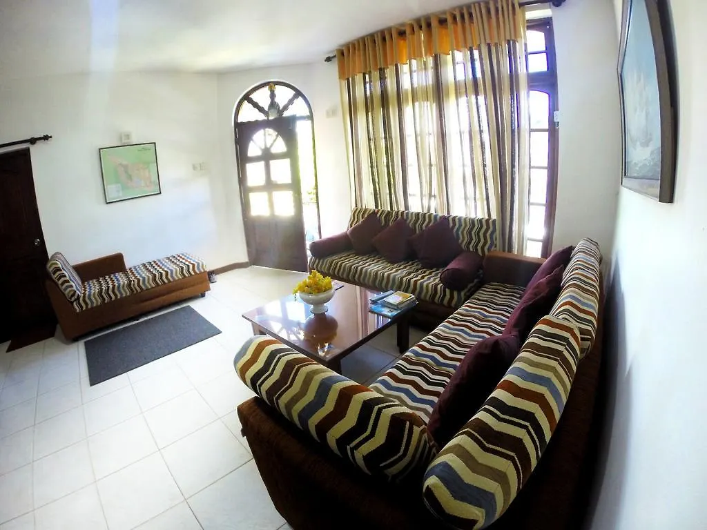 Guest house Nuwara Eliya Hills Rest Hotel